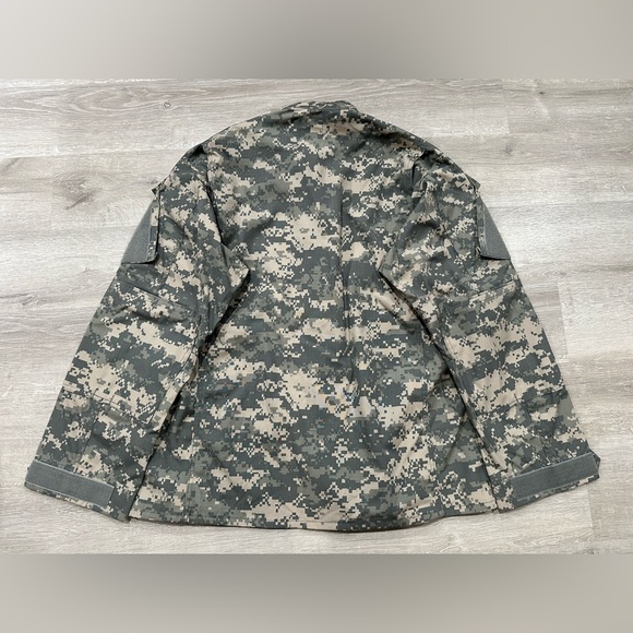 I184 NWT US Army Combat Coat Wind Resistant Camo FR Uniform Jacket Medium Reg - Picture 2 of 6